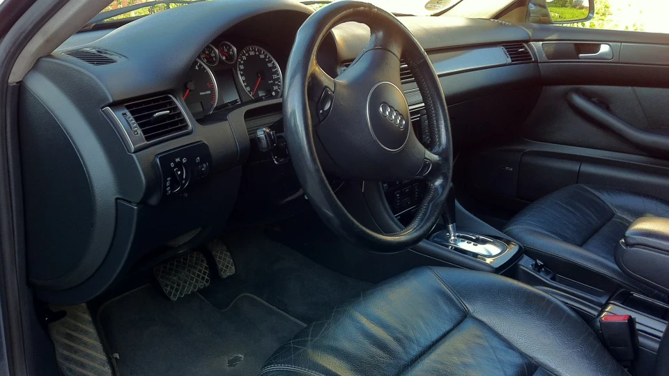 Audi A6 Avant 2.5 tdi 4