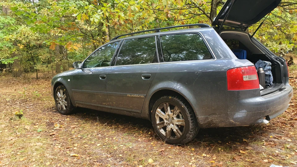 Audi A6 Avant 2,5BAU Quattro. 4