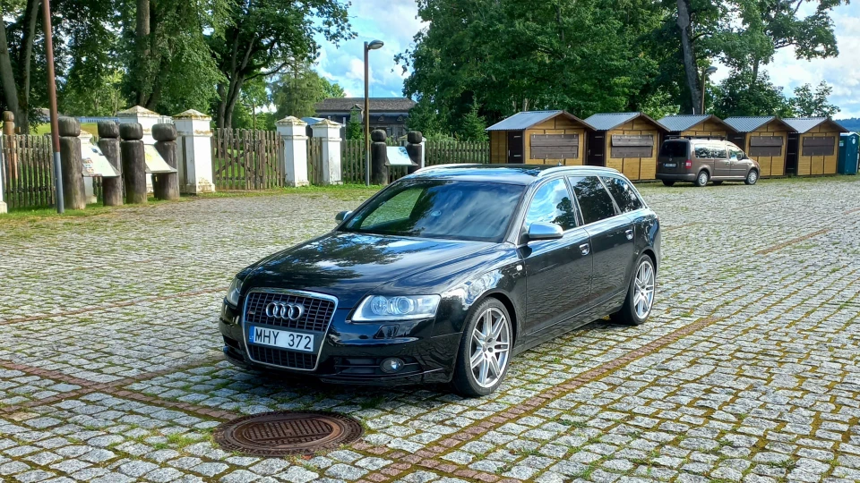 Audi A6 Avant 3.0 TDI QUATTRO 2