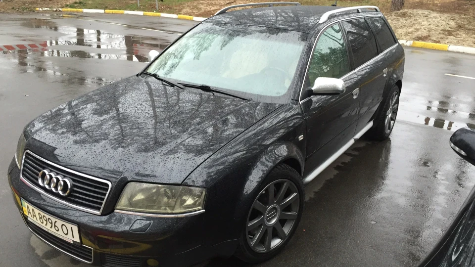 Audi A6 Avant 4.2 Бетмобіль) 3