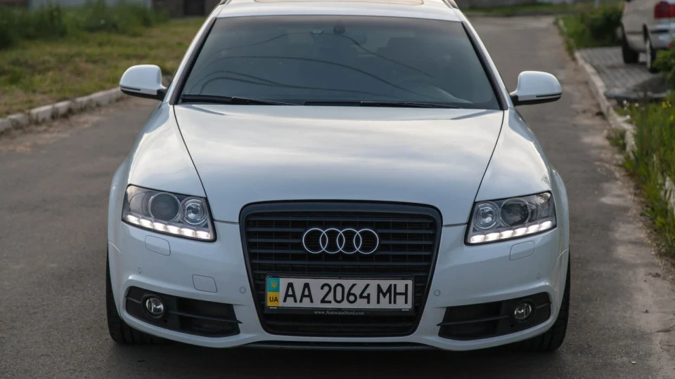 Audi A6 Avant Avant TDi S-Line 2