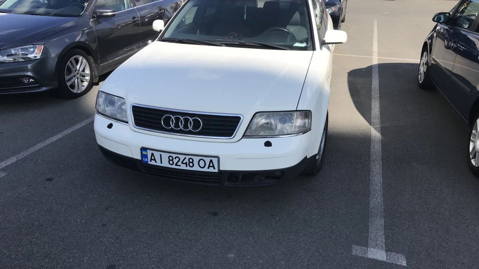 Audi A6 Avant Біла човна