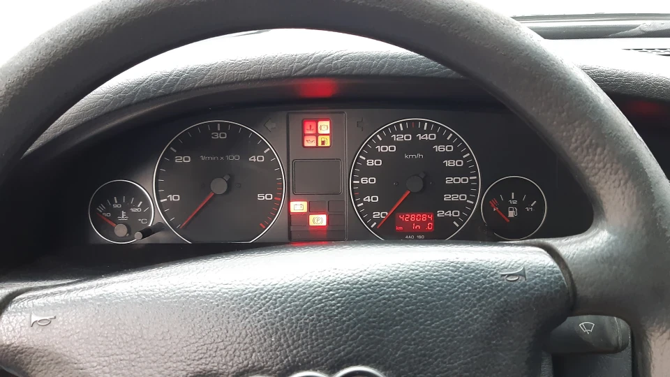 Audi A6 Avant C4 3