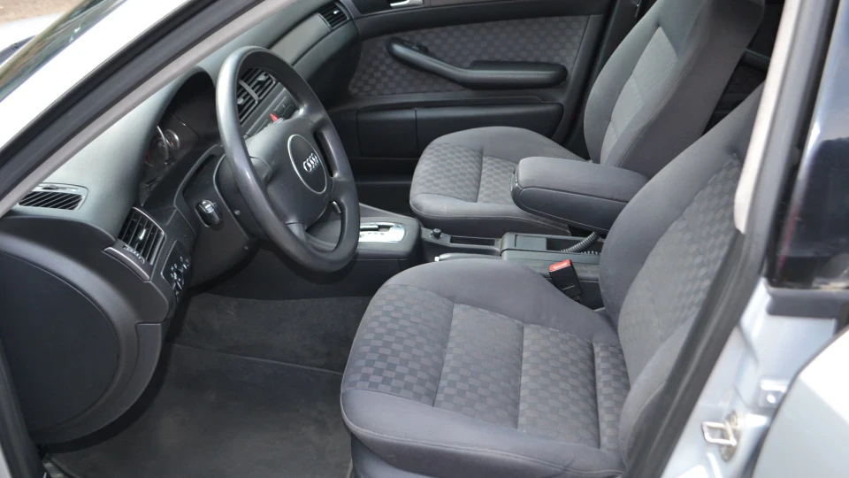 Audi A6 Avant C5 2.5 TDI 114 kw 4