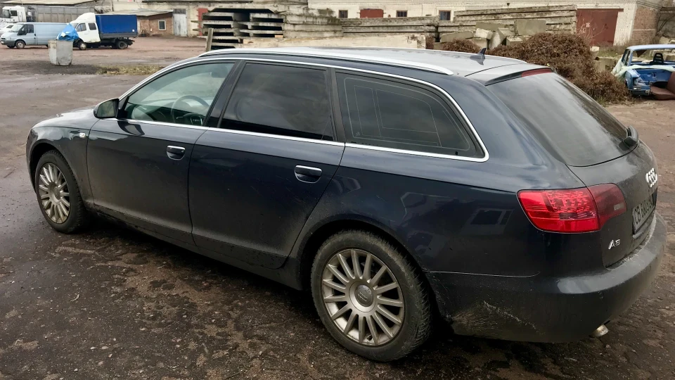 Audi A6 Avant Gray Wagon