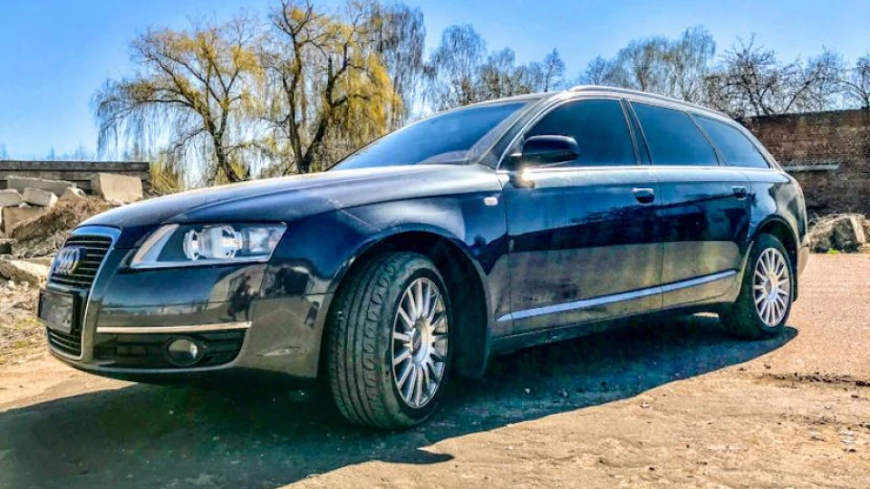 Audi A6 Avant Gray Wagon 2