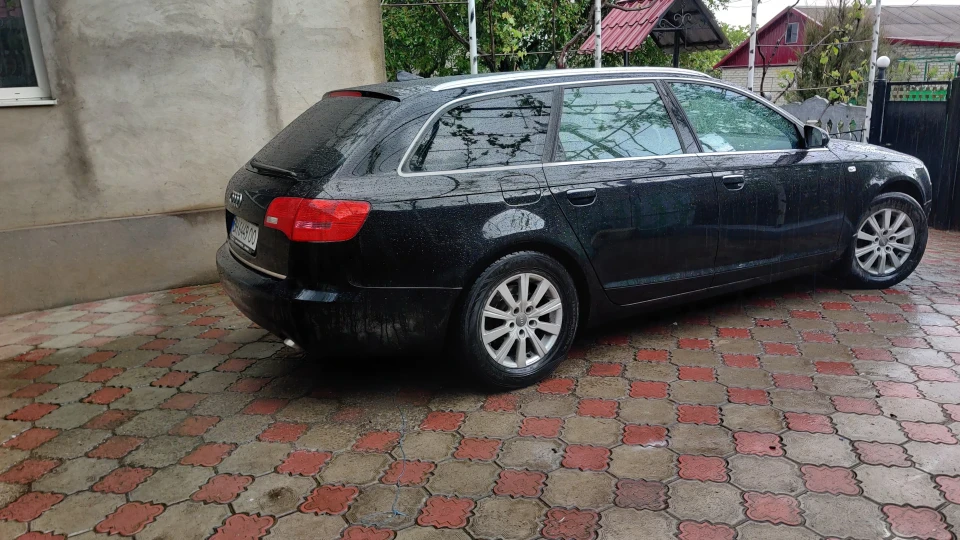 Audi A6 Avant Q7 на мінімалках)