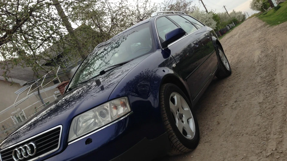 Audi A6 Avant QUATTRO 2