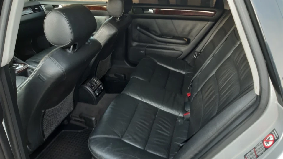 Audi A6 Avant Quattro 2