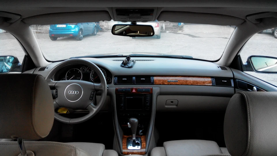 Audi A6 Avant Quattro 2
