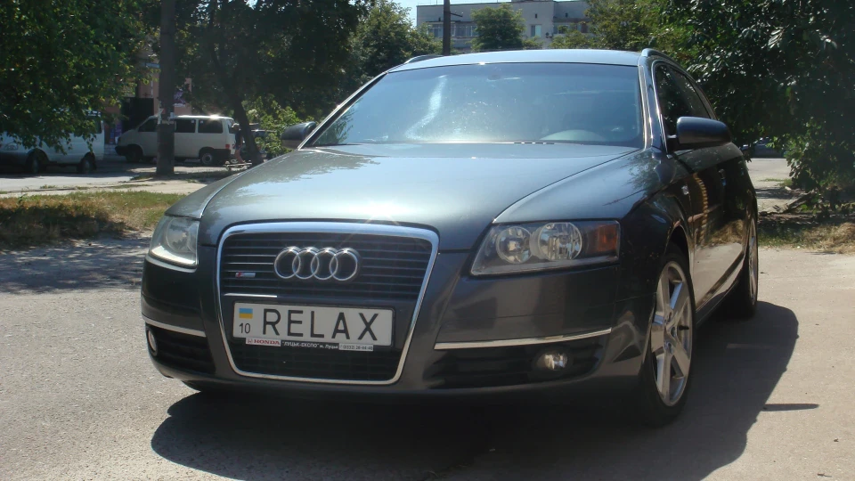 Audi A6 Avant S-line 2.0TDI 2