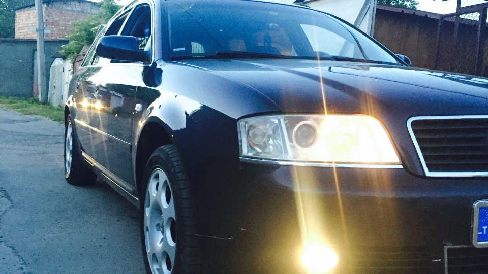 Audi A6 Avant Синій 2.5 TDI 4