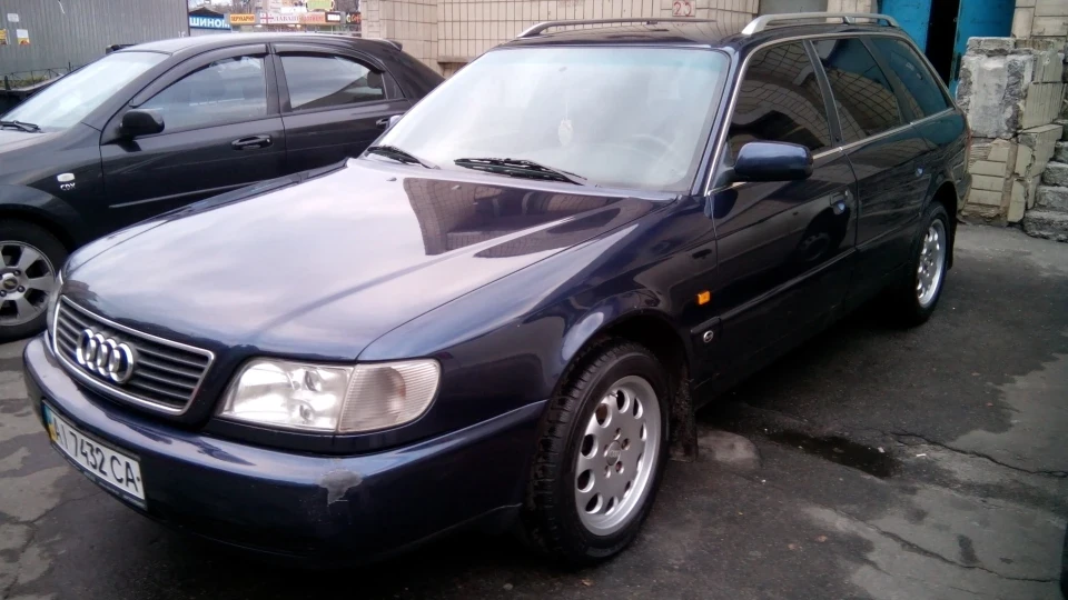 Audi A6 Avant синій металік, 2.6 бенз 2