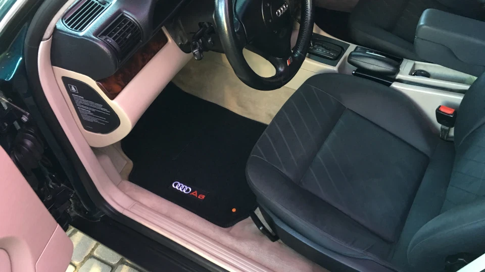 Audi A6 Avant універсальний солдат 2