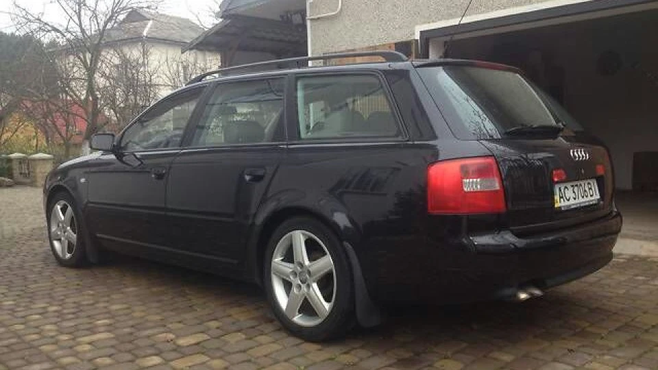 Audi A6 Avant У середині він теж білий ) 4