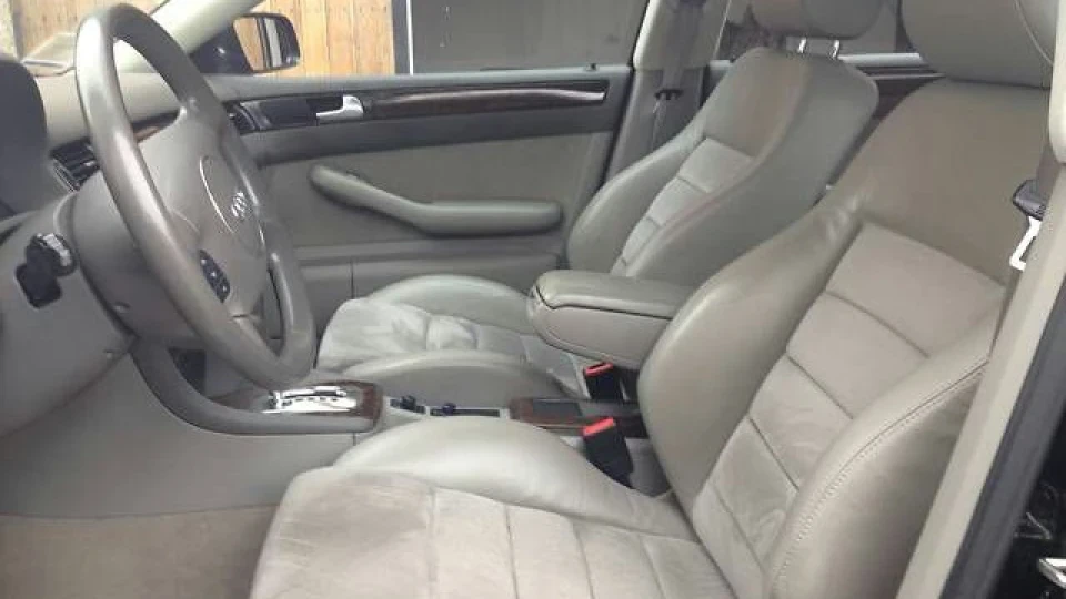 Audi A6 Avant У середині він теж білий ) 5