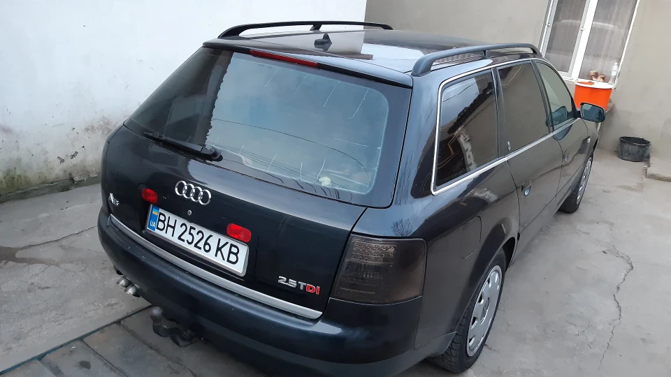 Audi A6 Avant V6 2.5 TDI 3