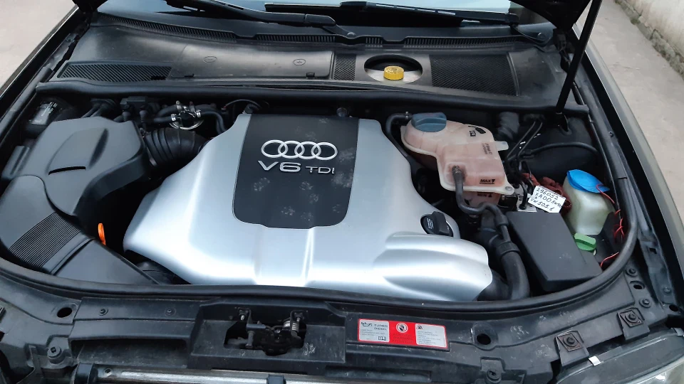 Audi A6 Avant V6 2.5 TDI 4