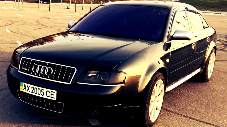 Audi A6 ⒷⓁⒶⒸⓀ ⓉⓊⓇⓉⓁⒺ 2