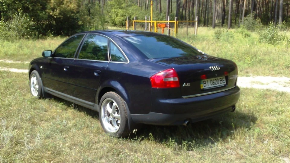 Audi A6 2.4 quattro 5