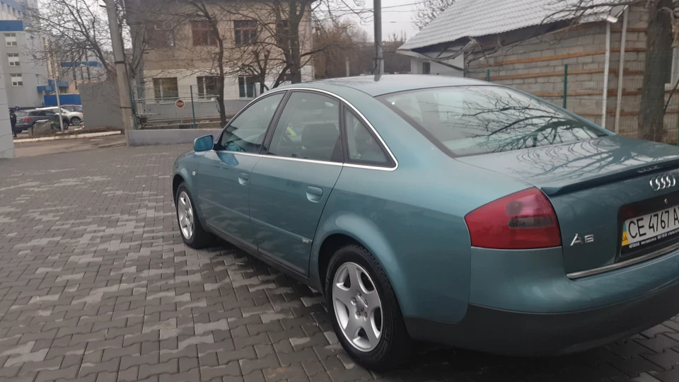 Audi A6 2.4 v6 4