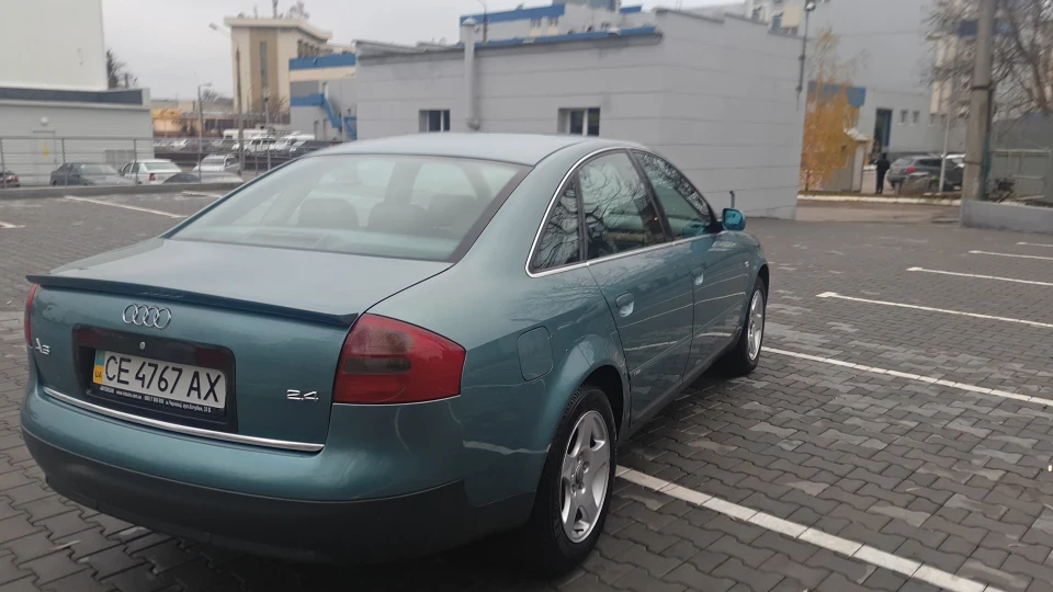 Audi A6 2.4 v6 5