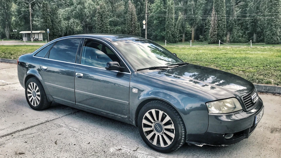 Audi A6 2.5 TD, 6MT 5