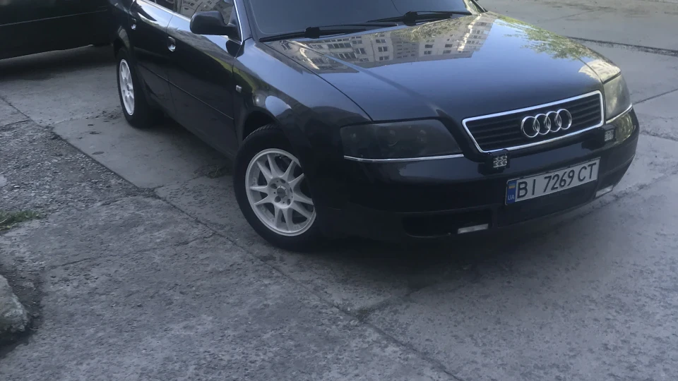 Audi A6 2.5 tDi quattro 5