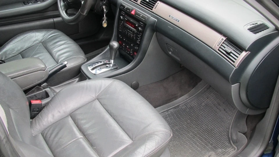 Audi A6 2.5TDI QUATTRO 4
