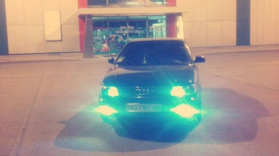 Audi A6 (2.6 Автомат)
