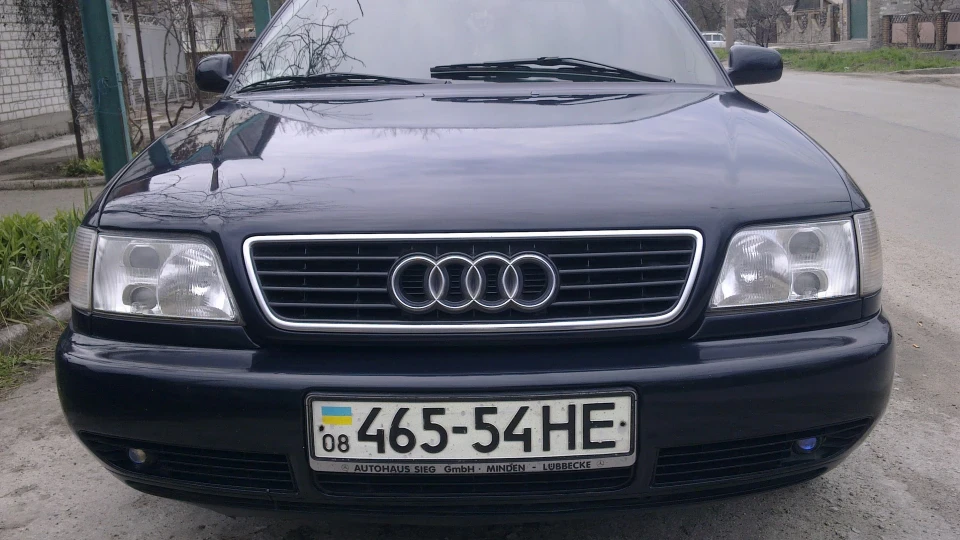 Audi A6 2.6 бенз. 2
