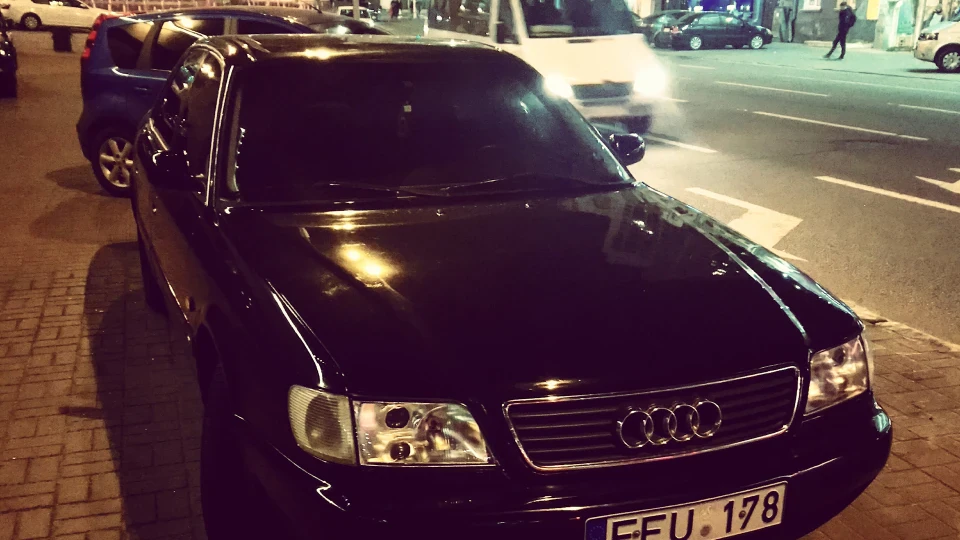 Audi A6 2.6 v6 4