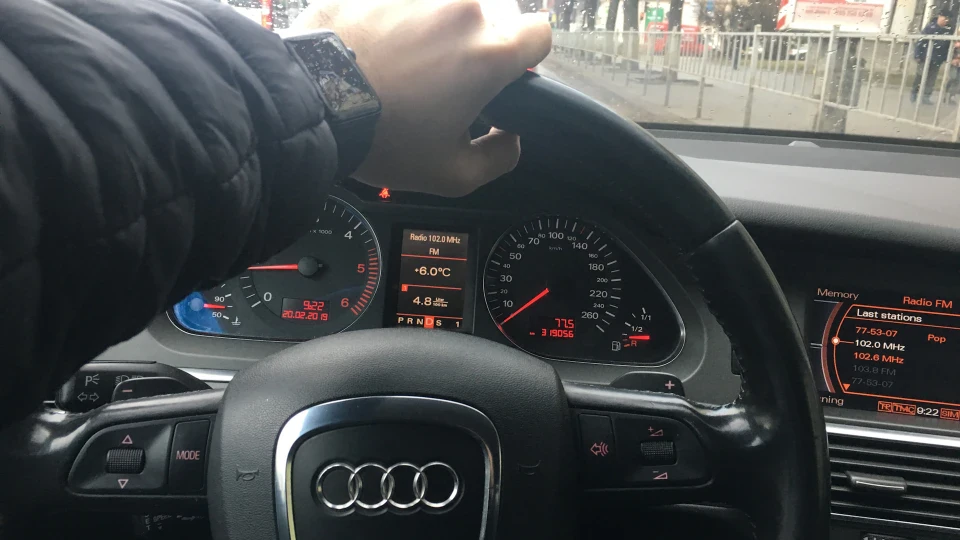 Audi A6 2.7 quattro 5