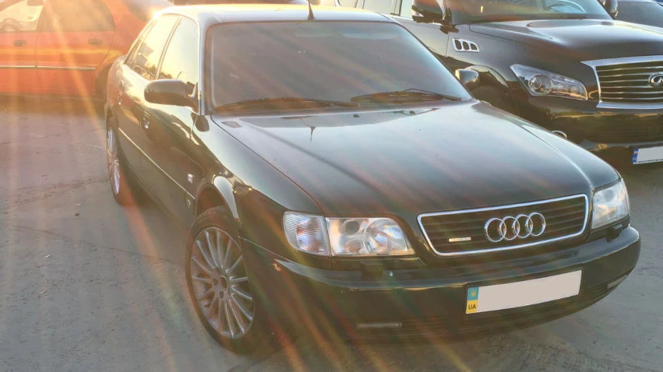 Audi A6 2.8 quattro 4