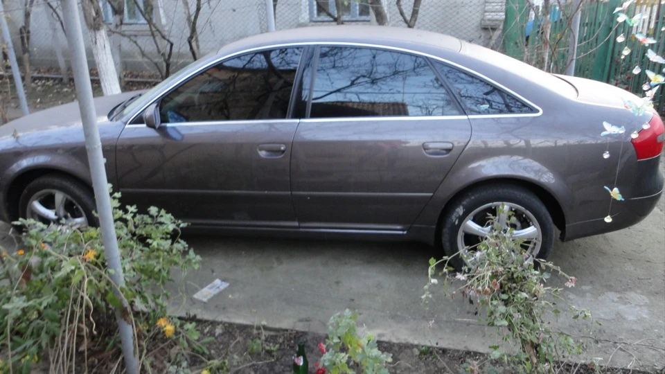 Audi A6 2.8 QUATTRO 2