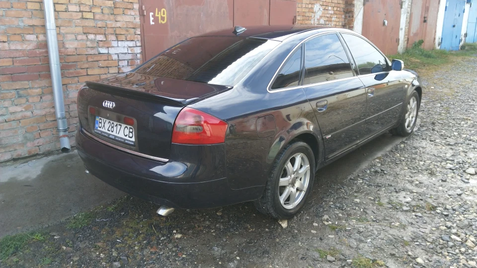 Audi A6 2,8 quattro 4