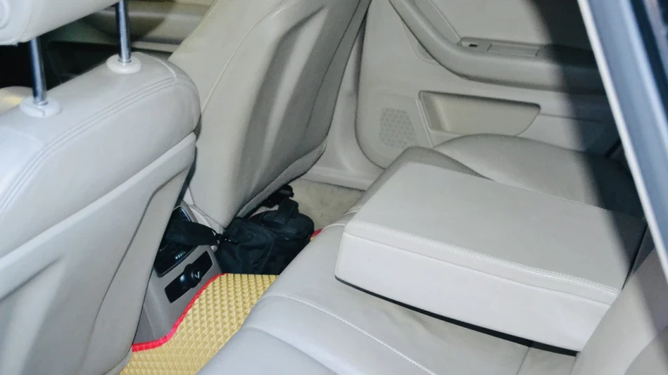 Audi A6 3.2 Quatro 4