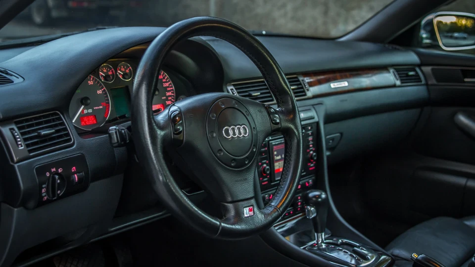 Audi A6 4.2 > S6 Brilliant Black 3
