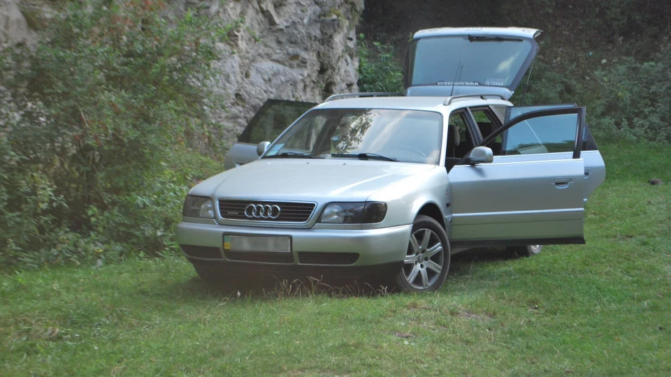 Audi A6 Avant 2.5 TDI quattro 4