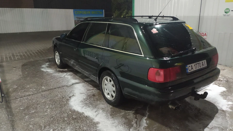 Audi A6 Avant quattro V6 2.6