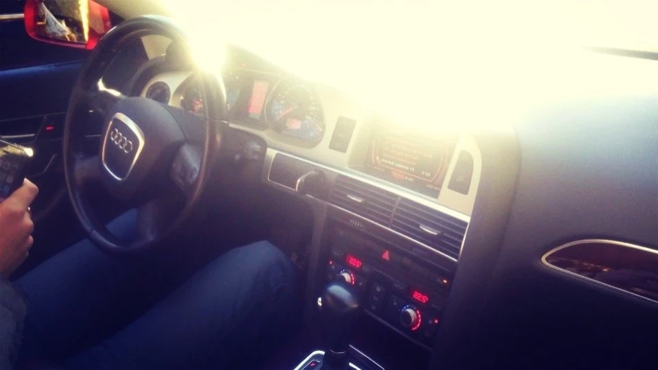 Audi A6 колір червоний каньйон 2