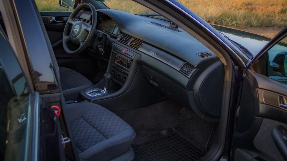 Audi A6 quattro 2.8 2