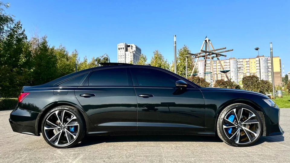 Audi A6 RS6 Sedan 5