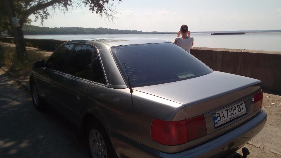Audi A6 темно-сірий металік 4