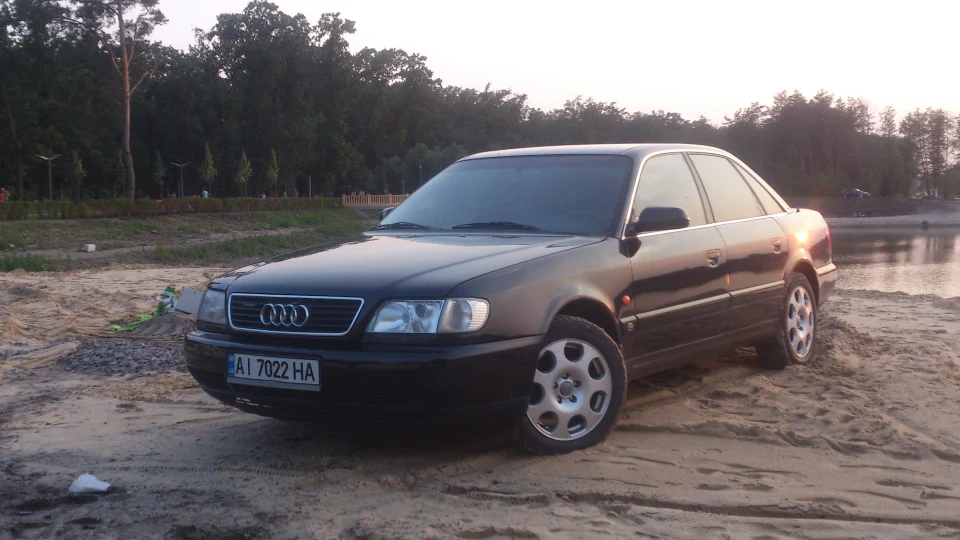 Audi A6 V6 - 2.6 quattro 4