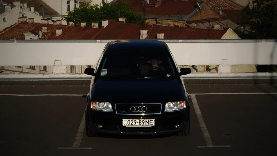 Audi A6 V6 30V quattro 4