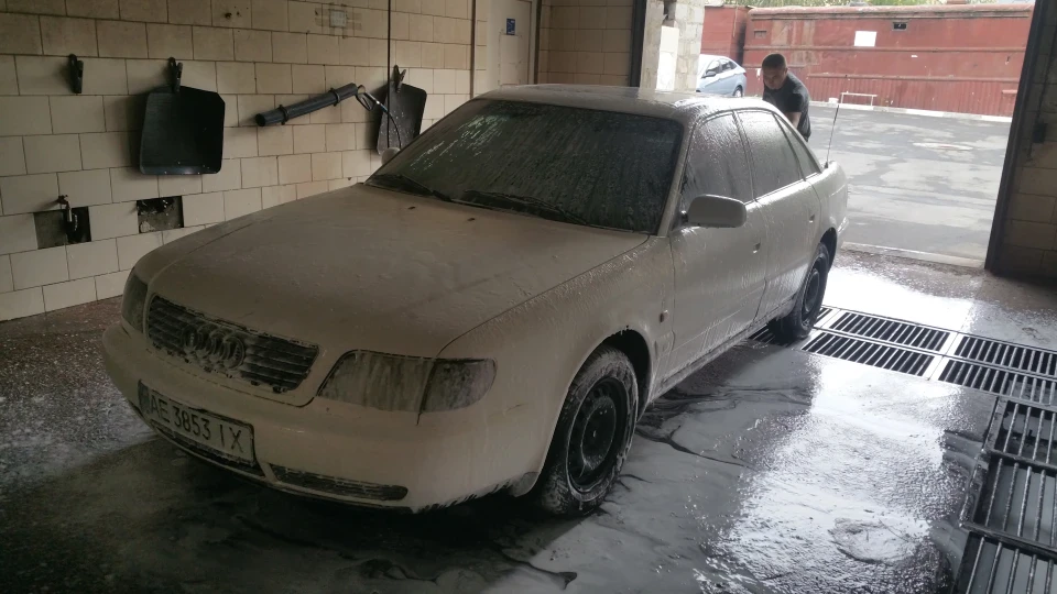 Audi A6 White.