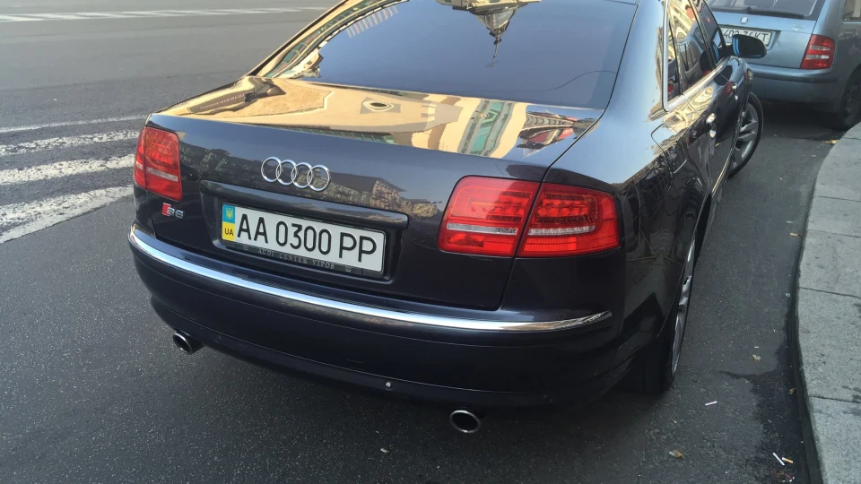 Audi A8 2