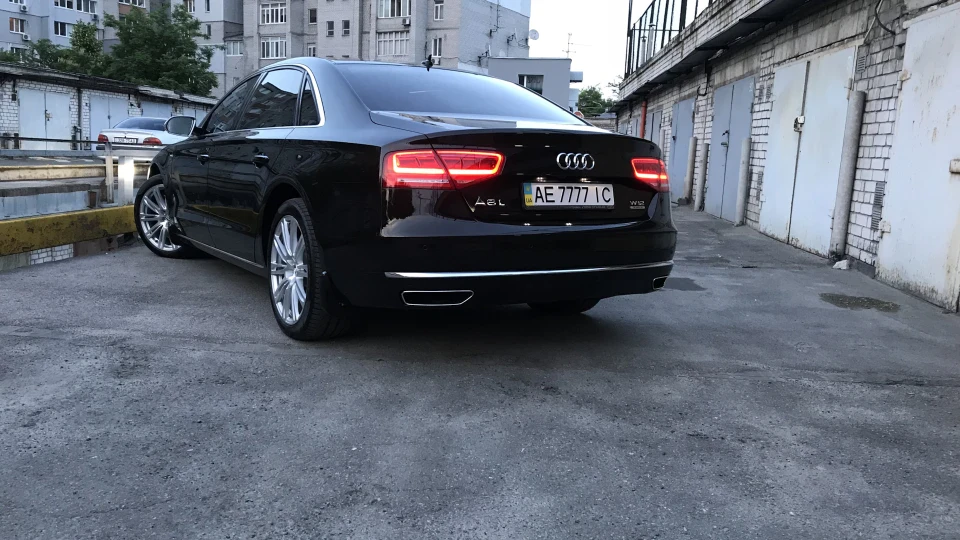 Audi A8 2