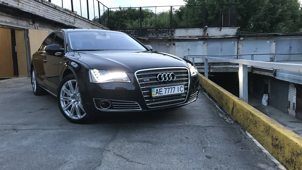 Audi A8 4